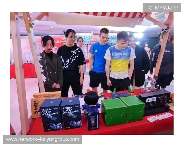 世界杯赛事周边文创产品走红，带动城市文化消费